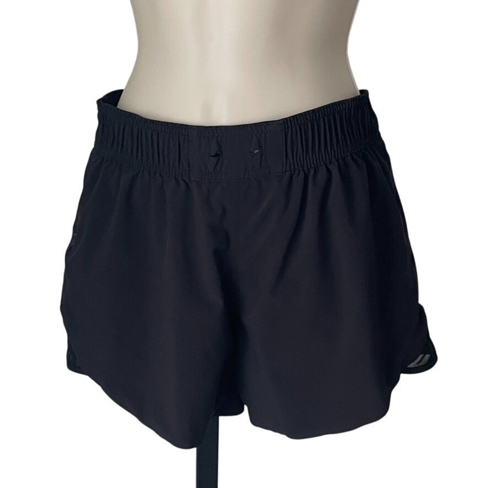 Lululemon Go The Distance Shorts Black Reversible Womens Size 6 Running Athletic